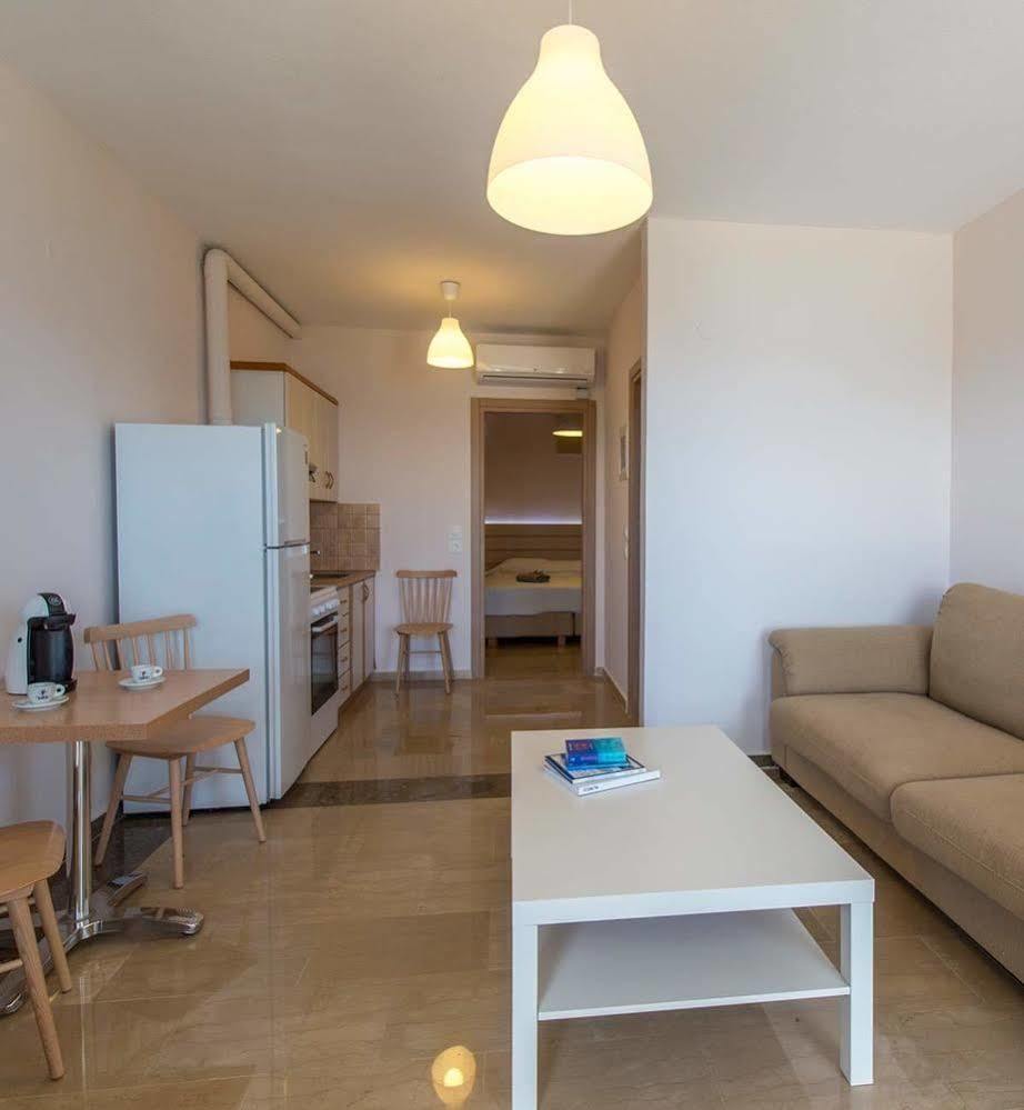 Krouzeri Beach Apartments Katávolos Exterior foto